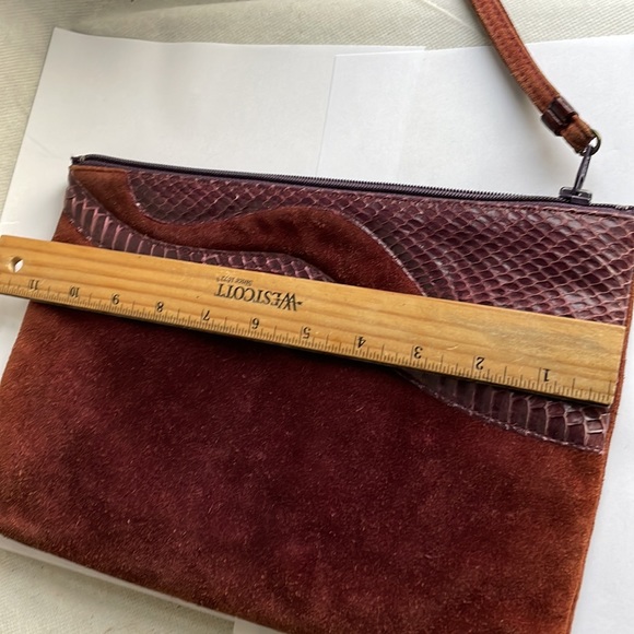 Vintage designer Ruth Saltz suede clutch - Picture 9 of 12
